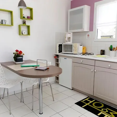 Coquet En Medoc, Jacuzzi Et Climatisation Ordonnac